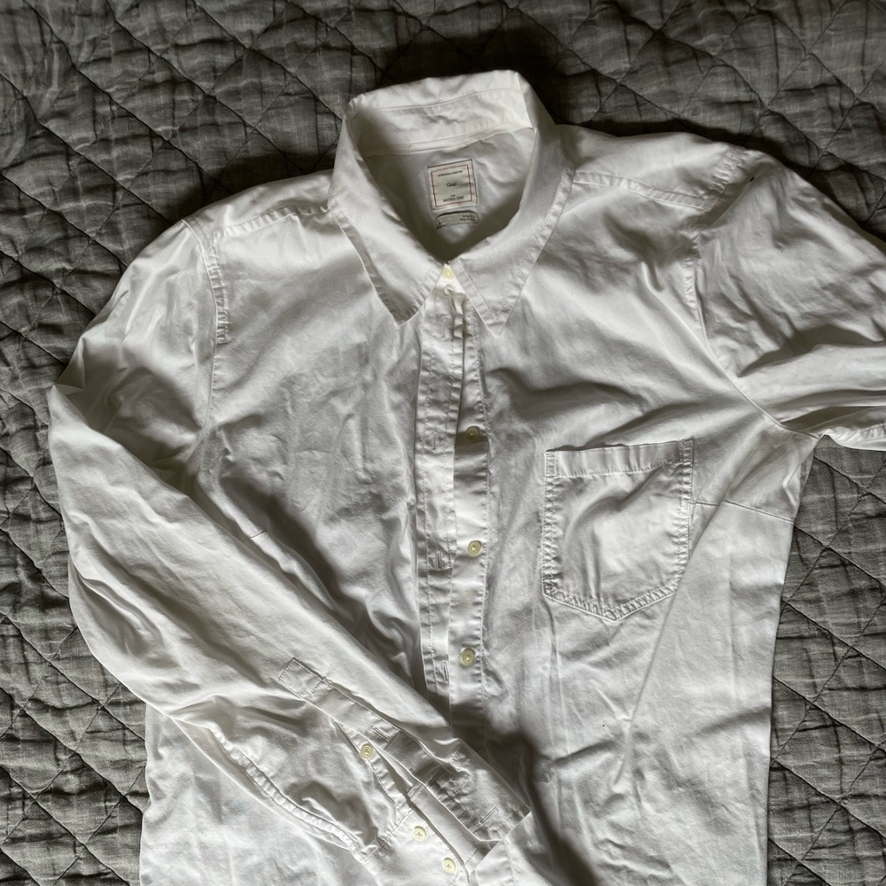 GAP Crisp White Button Down Collard Shirt